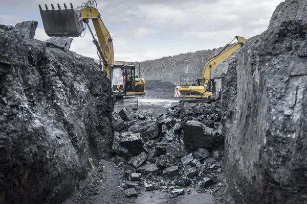 Mineral Agreements Lag Despite Legal Requirements