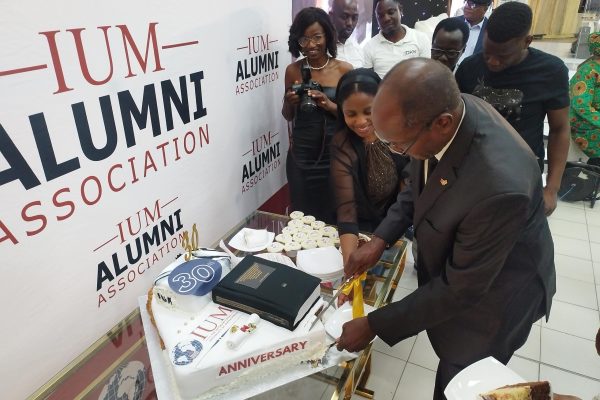 IUM Officially Launches Alumni Scholarship Fund