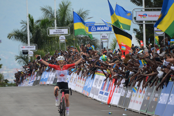 PHOTOS:  Magdeleine Vallieres Becomes 1st Canadian to Win Women’s Elite Title at UCI Road World Championships