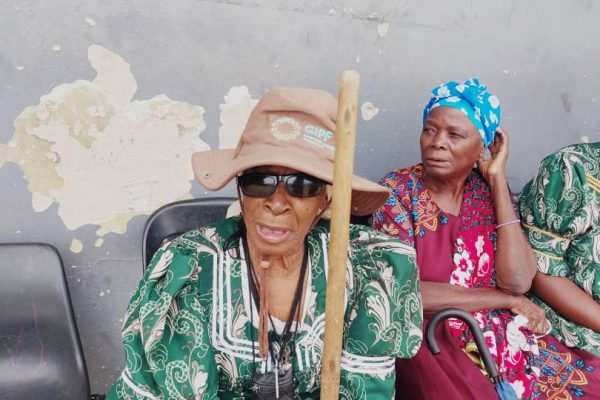 94-Year-Old Walks to Vote, Hoping for Change