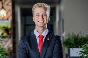 A Tight-Knit Team Drives Business Turnaround